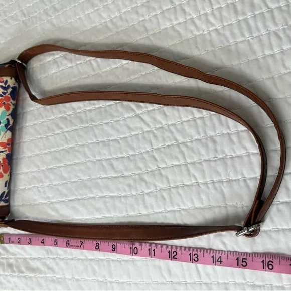 Relic Floral Crossbody Bag with Brown Accents Adjustable Straps - Picture 12 of 12